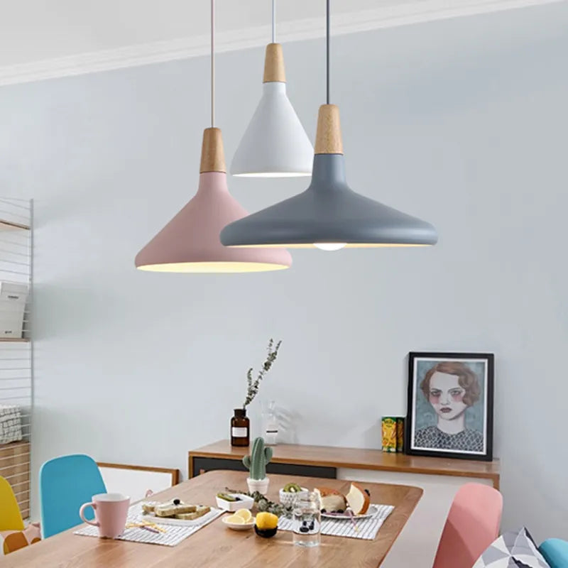 suspension nordique moderne en bois et aluminium