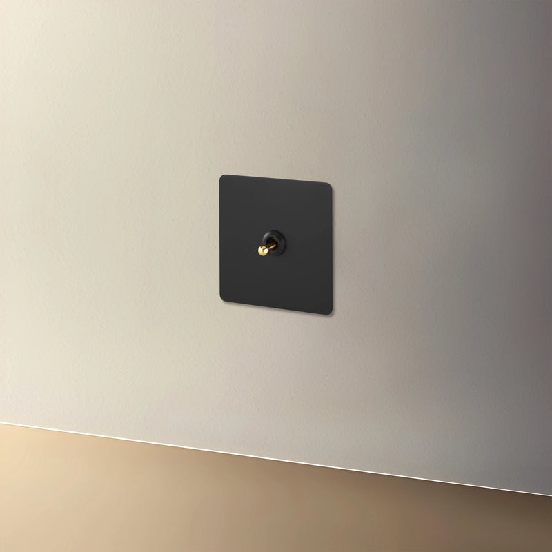 Interrupteur simple 1 voie intermédiaire switch en acier noir mat et doré bords arrondis