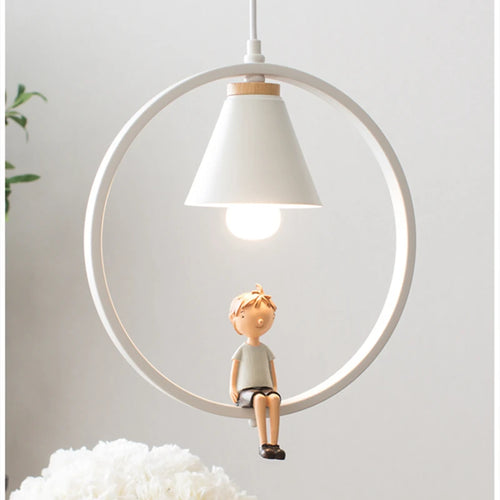 suspension moderne en résine avec décoration de poupée