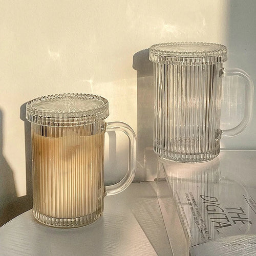 Tasse verre minimaliste avec couvercle et anse