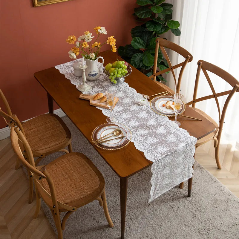 Chemin de table dentelle florale beige style bohème - vue 4 sur 7