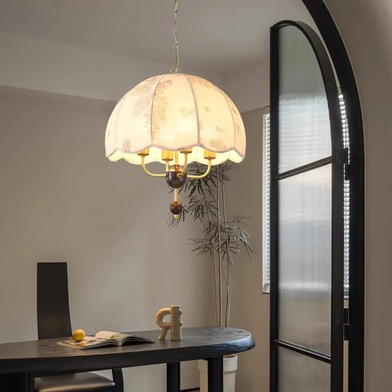 lustre médiéval français vintage en bois et tissu - vue 3 sur 8