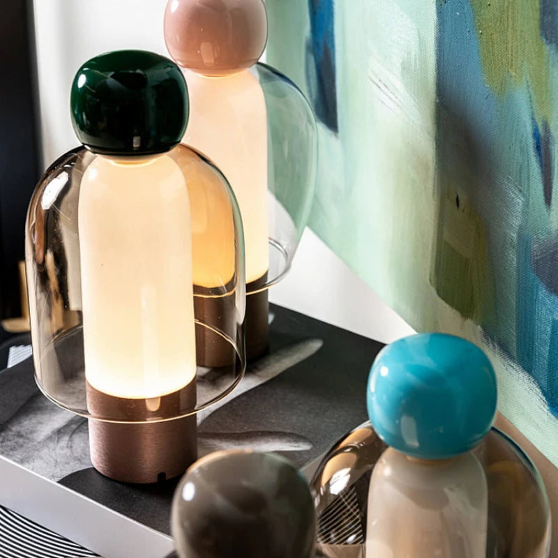 lampe de bureau moderne avec chargeur usb intégrée et design minimaliste