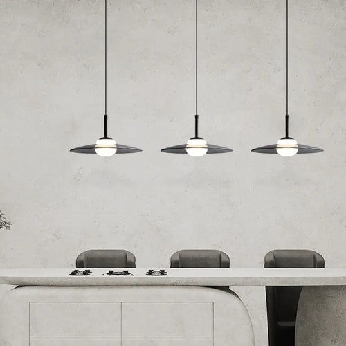 Suspension minimaliste italienne pour salle à manger