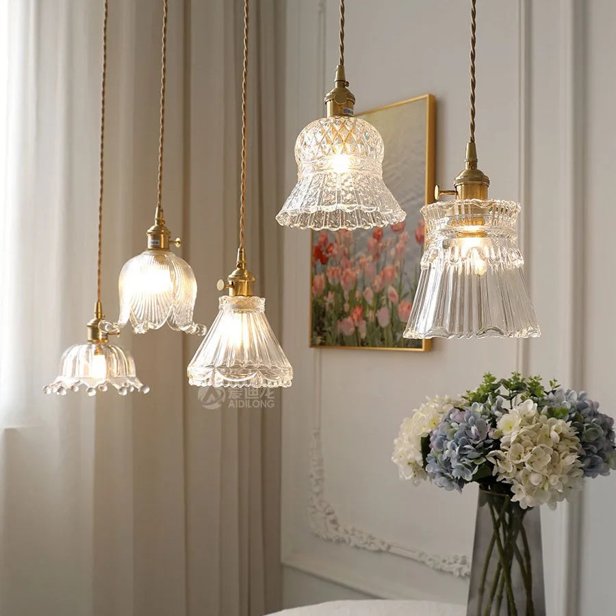 suspension en verre au design nordique moderne pour intérieur élégant