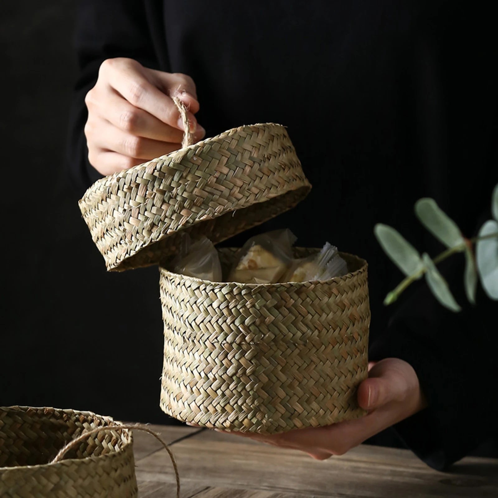 panier de rangement en rotin tissé fait main avec couvercle - vue 3 sur 7