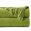 plaid maille chenille à pompons motif carreaux decoratif
