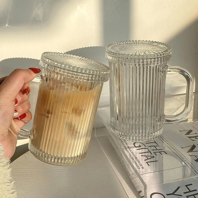 Tasse verre minimaliste avec couvercle et anse - vue 3 sur 7