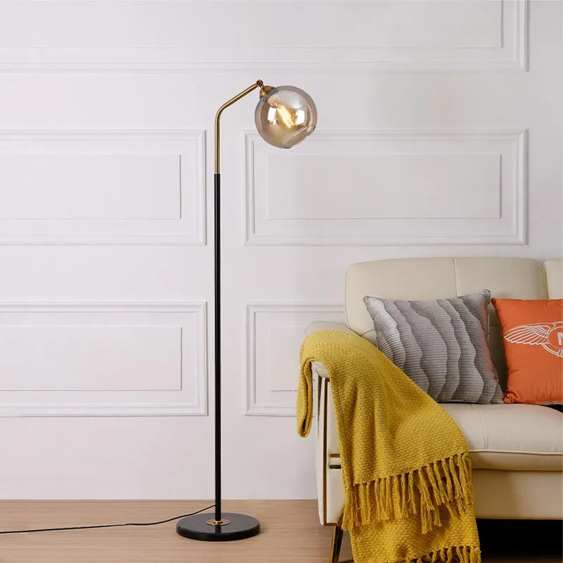 Lampe LED sur pied en verre au design nordique moderne - vue 4 sur 9