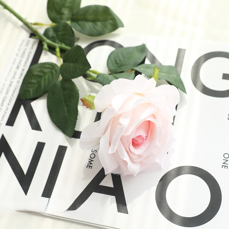 fleurs artificielles décoratives pour une ambiance agréable