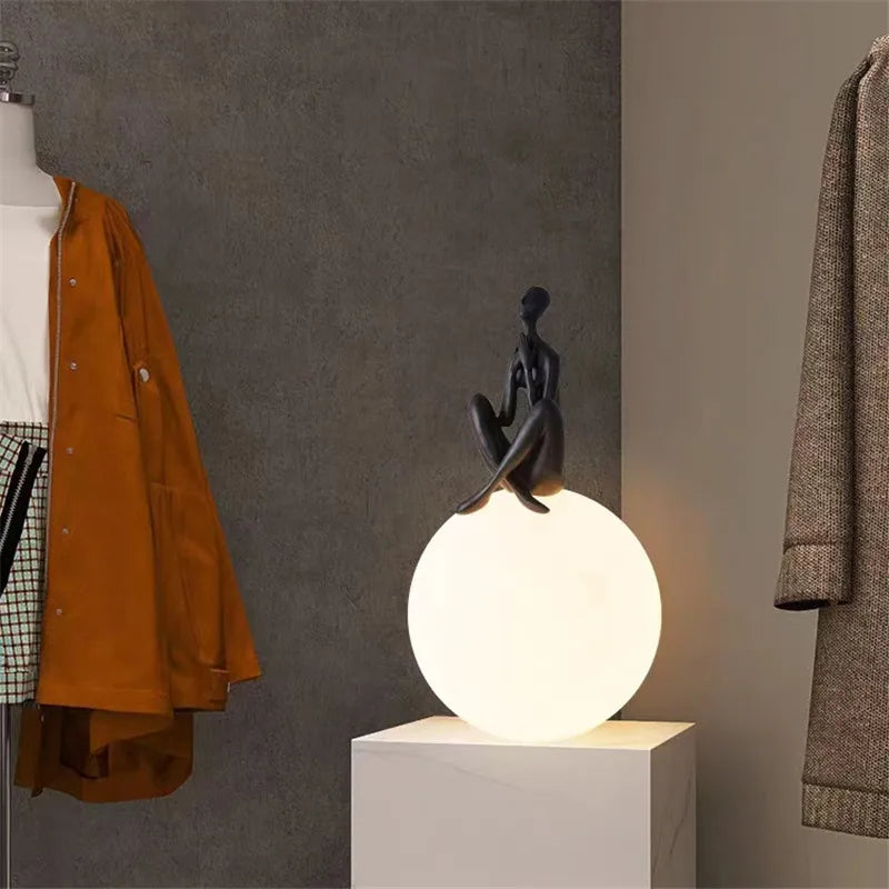 lampe de table créative design ballon humanoïde artistique - vue 4 sur 13