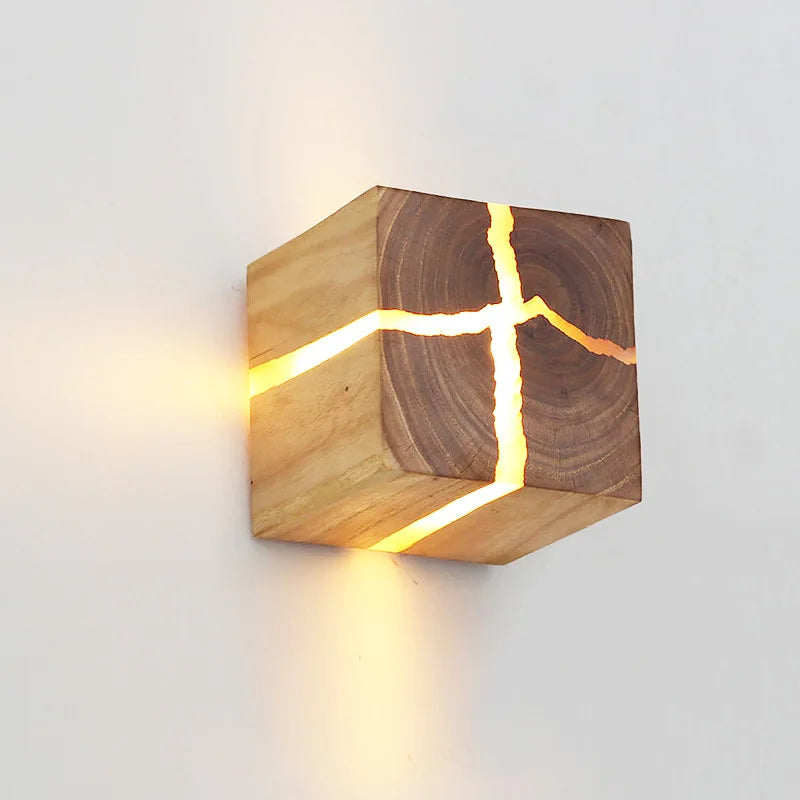 applique murale en bois et résine créative en forme de cube - vue 2 sur 9