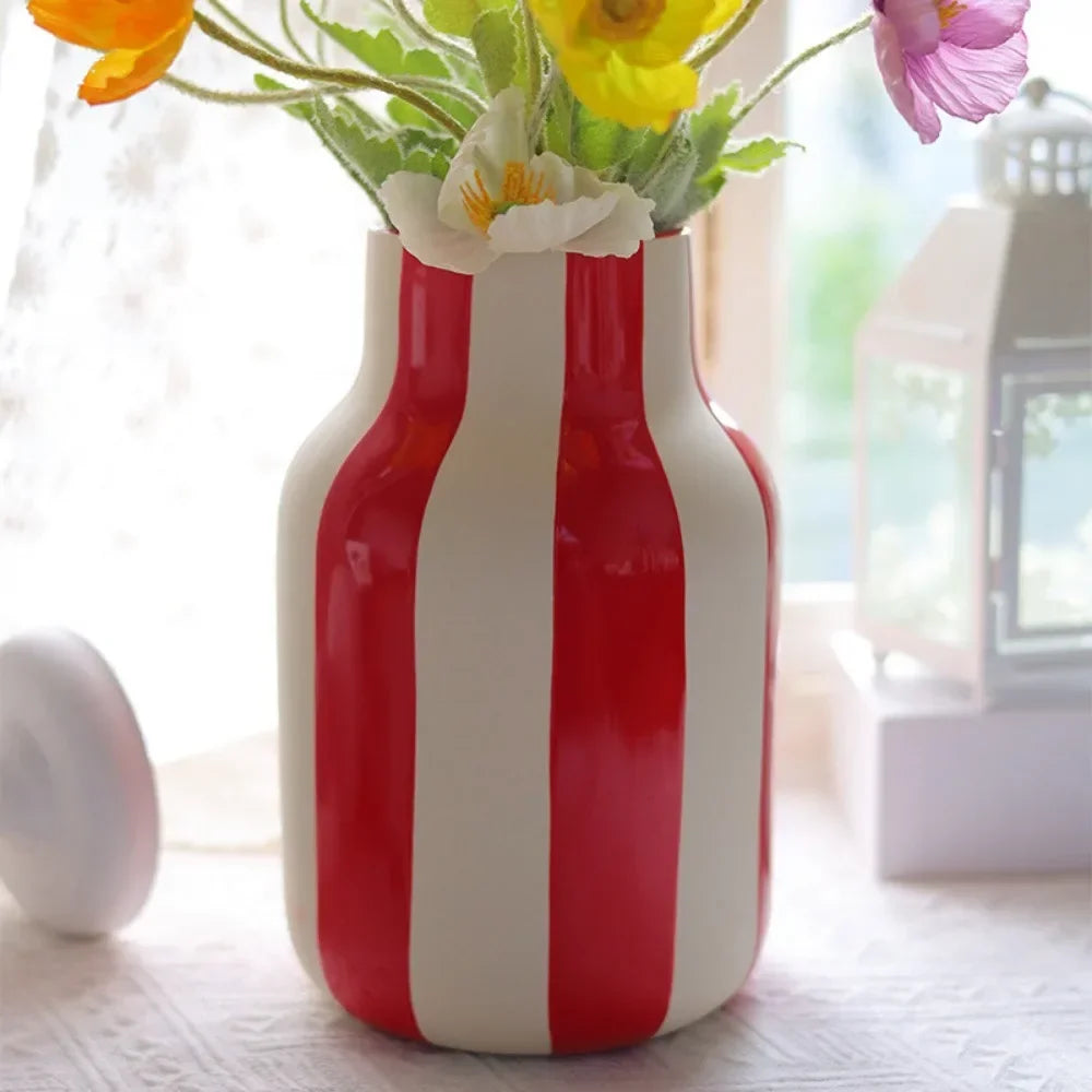 vase en céramique nordique pour décoration et arrangement floral - vue 5 sur 7
