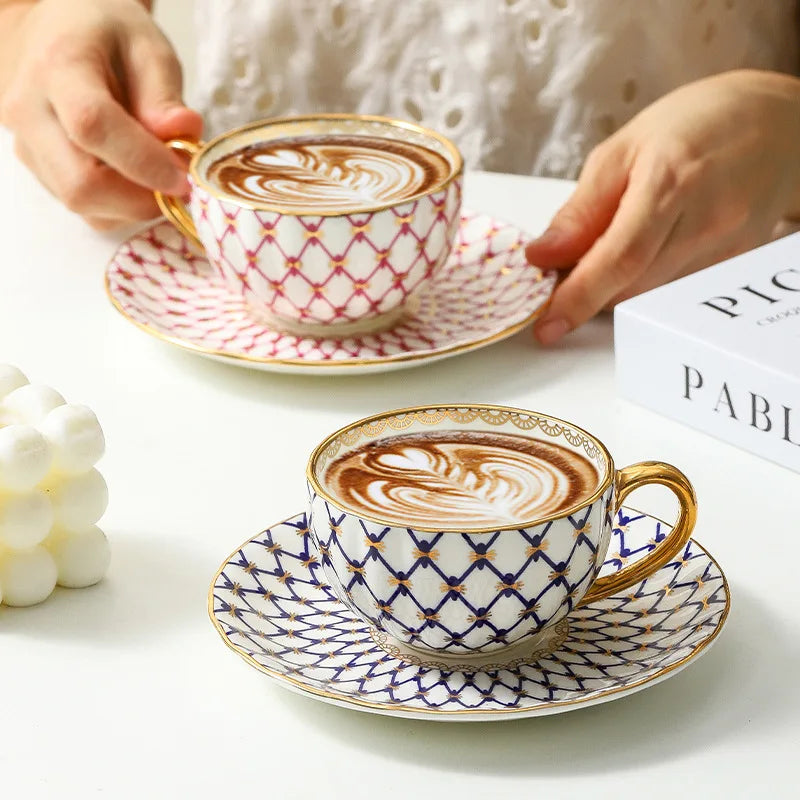 Tasse café porcelaine style nordique anse dorée - vue 2 sur 7