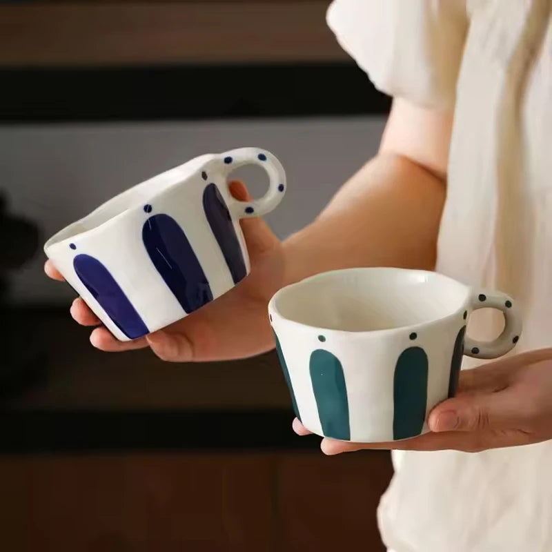 Mug céramique rayures géométriques style nordique anse peinte - vue 3 sur 7