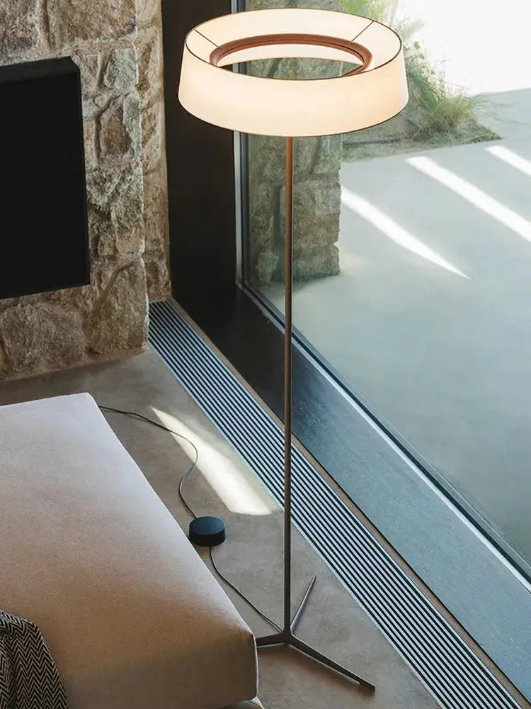 Lampadaire minimaliste de styliste italien