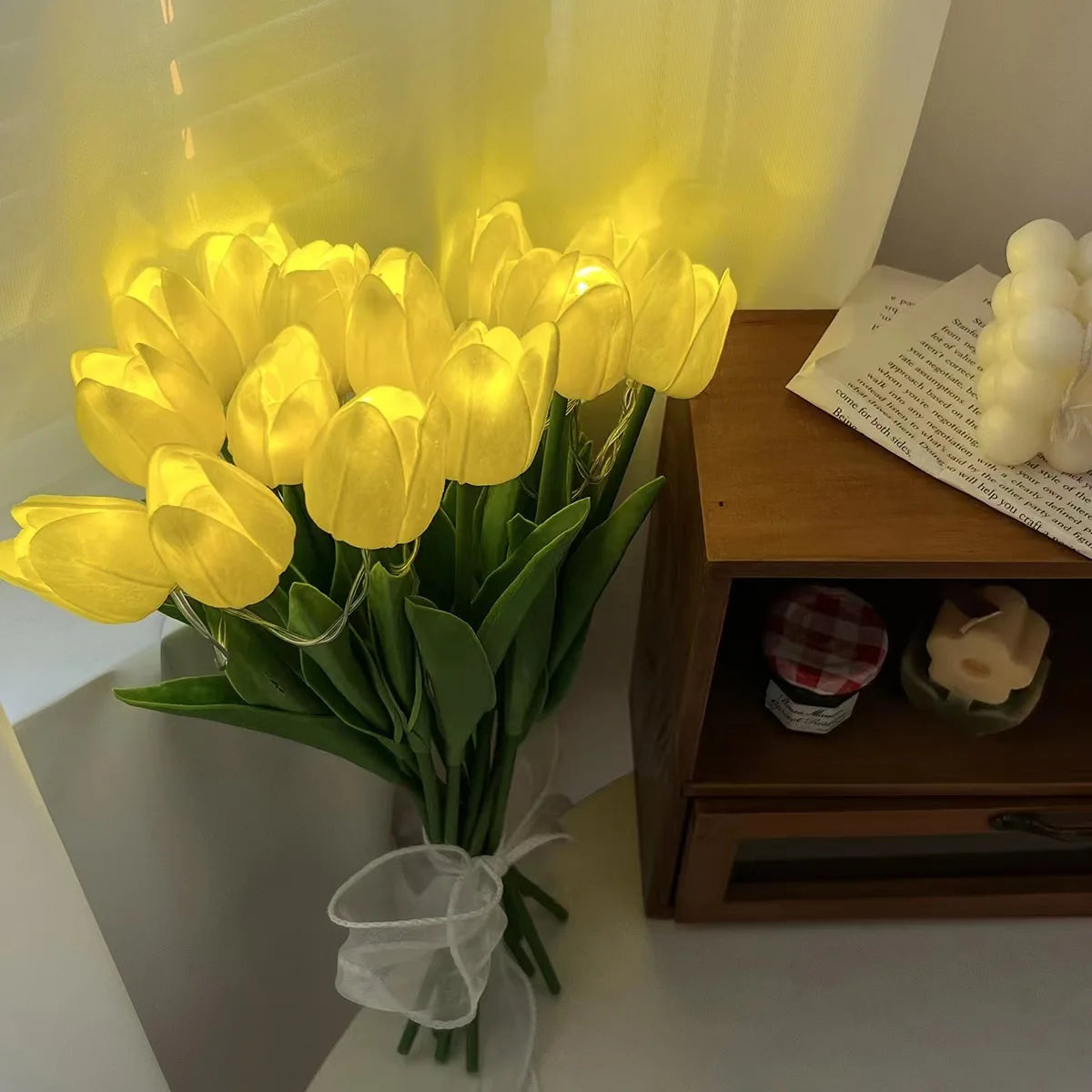 lampe tulipe décorative avec fleurs artificielles pour intérieur - vue 3 sur 8
