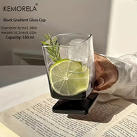 Verre cocktail carré design dégradé pour whisky jus