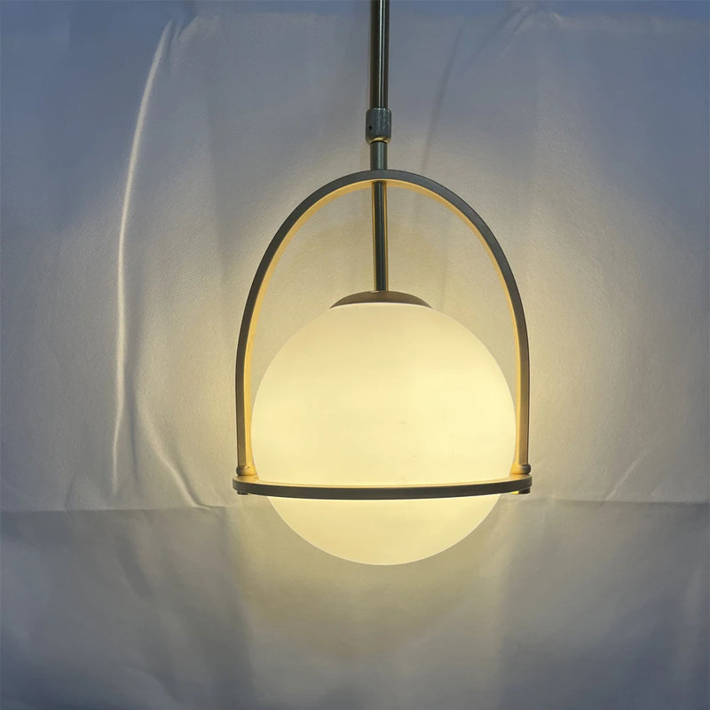 suspension nordique globe en verre avec tige réglable