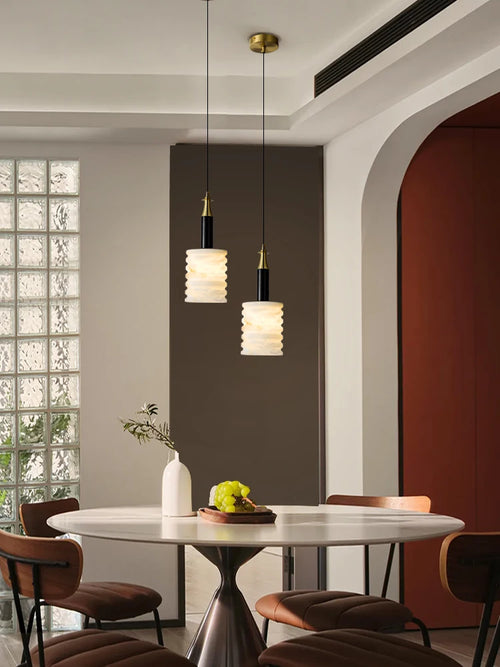 suspension moderne en pierre naturelle pour un éclairage minimaliste