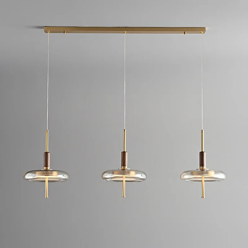 suspension en laiton et noyer design nordique luxueux - vue 3 sur 10