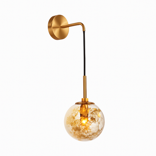 Applique design boule en verre remplie de feuilles dorées suspendue