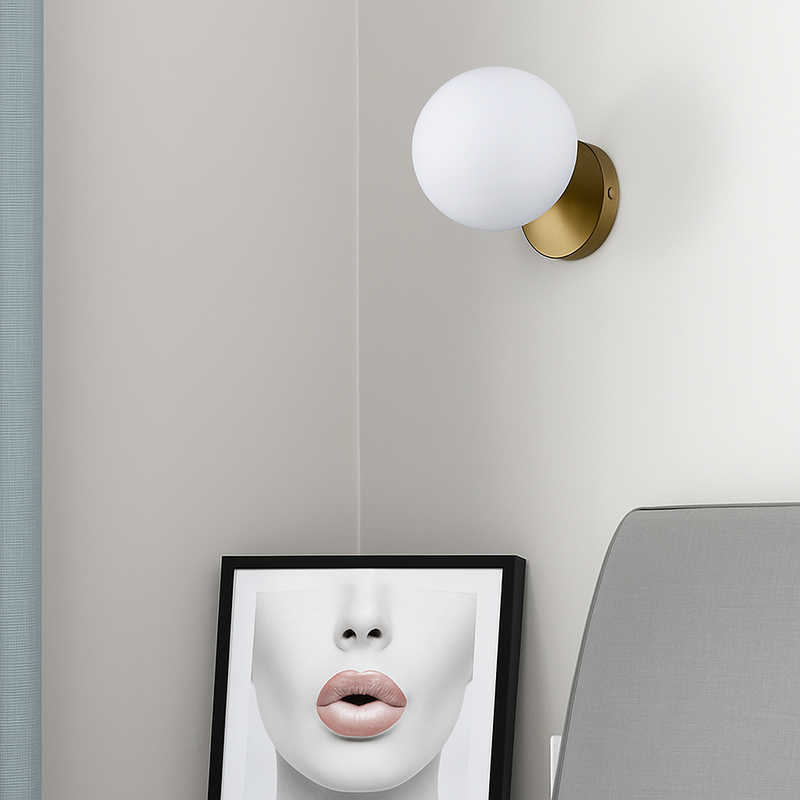 Applique murale doré et boule en verre Frost