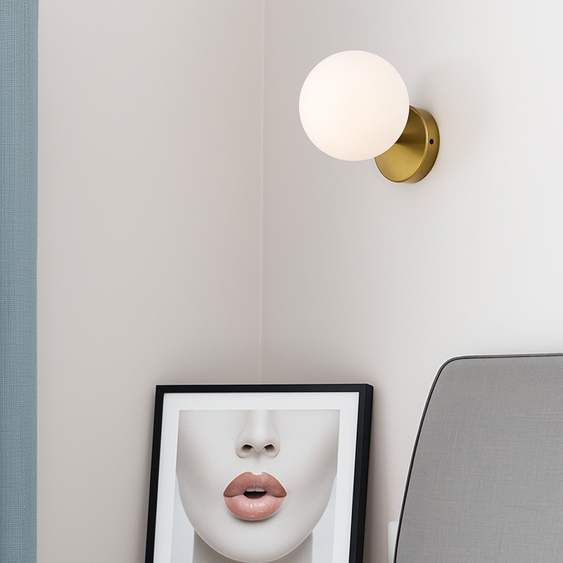 Applique murale doré et boule en verre Frost