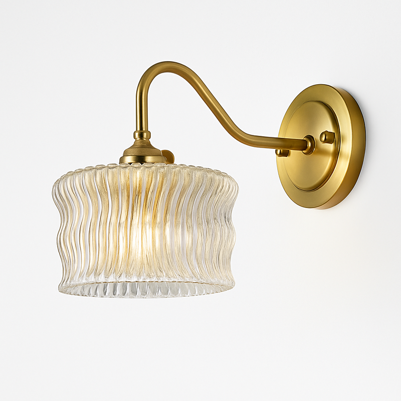 applique murale nordique en laiton avec abat-jour en verre élégant