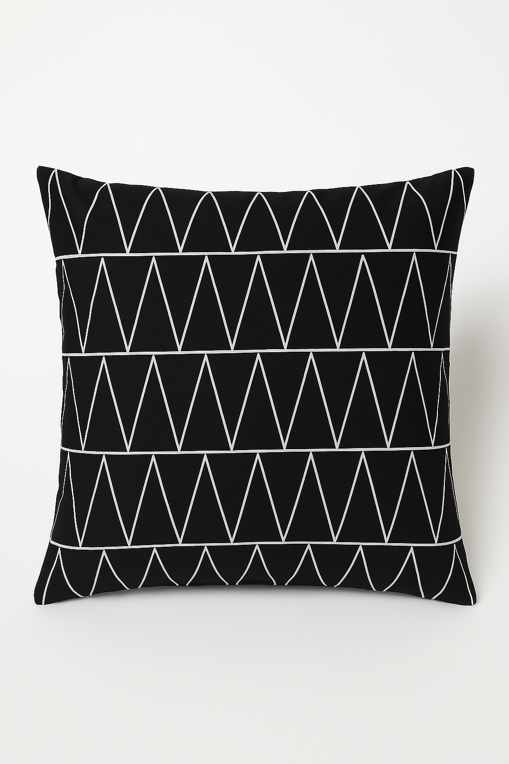 housse de coussin géométrique noire et blanche élégante