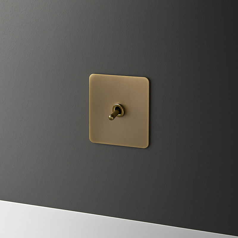 Prise électrique en acier bronze vieilli bords arrondis