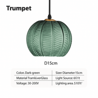 Suspension en verre nordique à motif de feuilles colorée