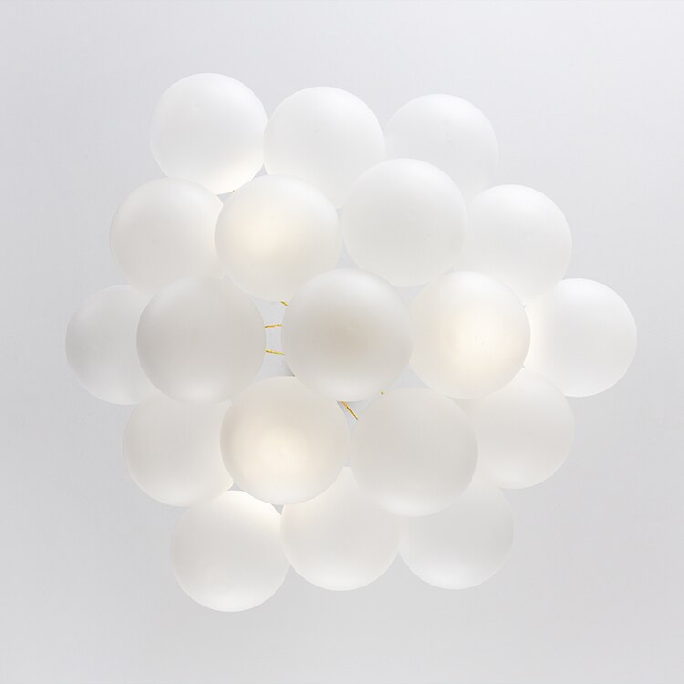 Lustre design avec multiples boules en verre Triz