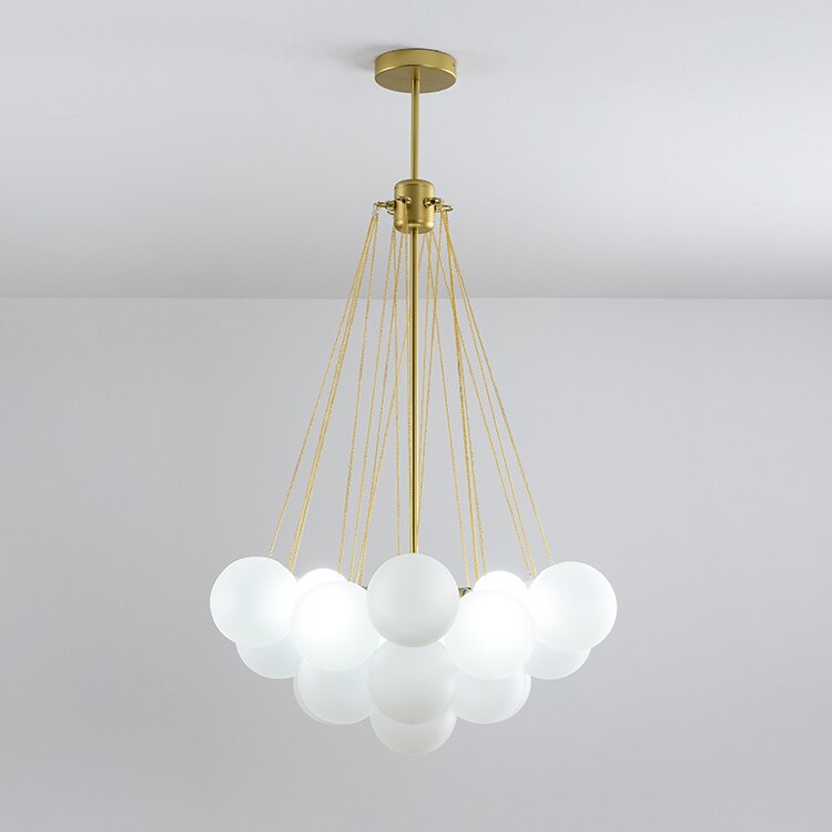 Lustre design avec multiples boules en verre Triz