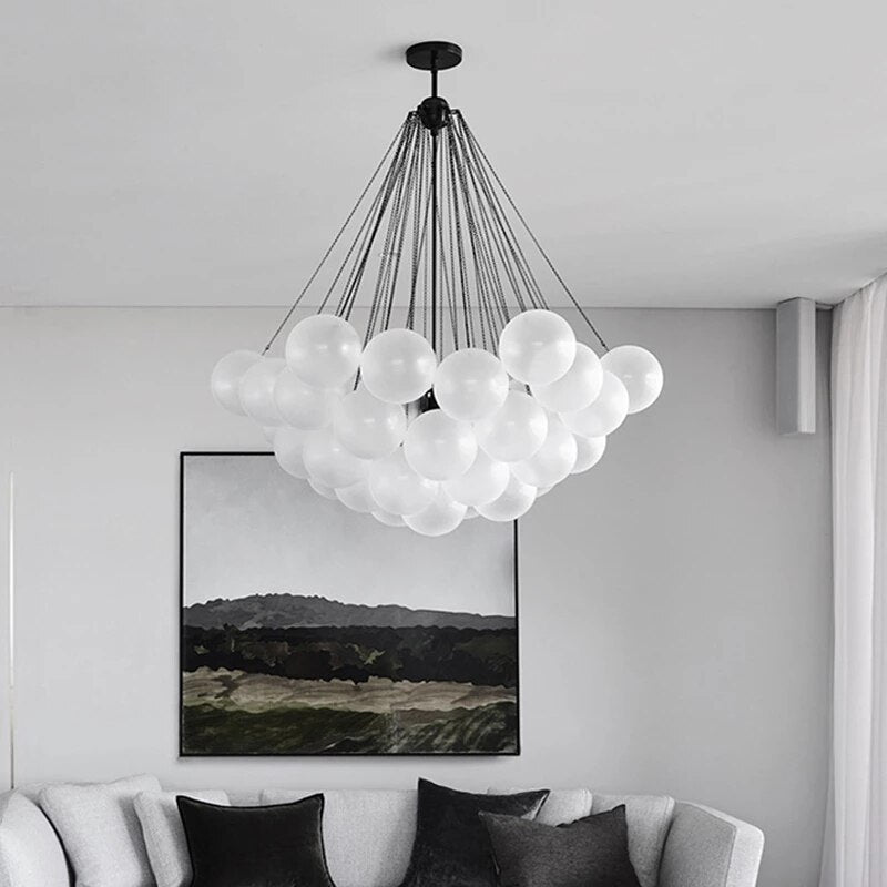 Lustre design avec multiples boules en verre Triz