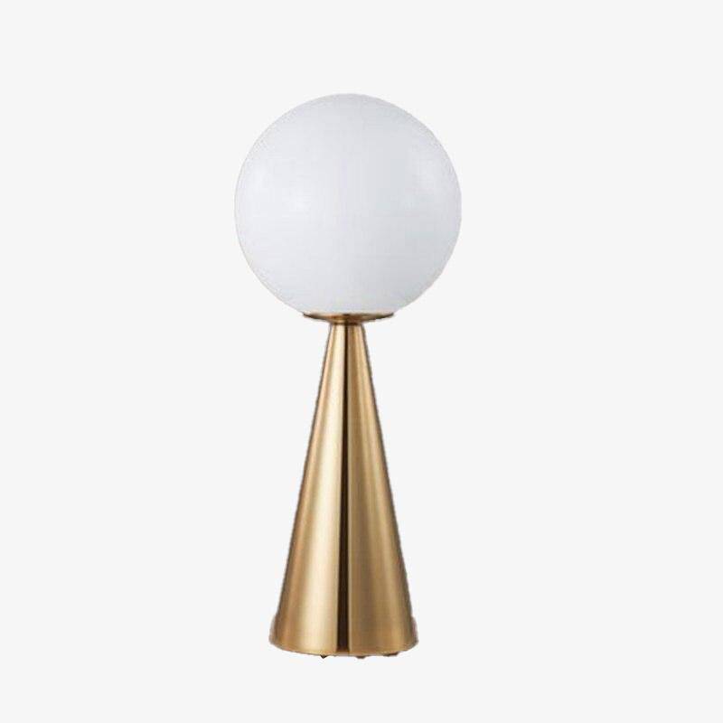 Lampe de chevet design en cône dorée et lampe en boule