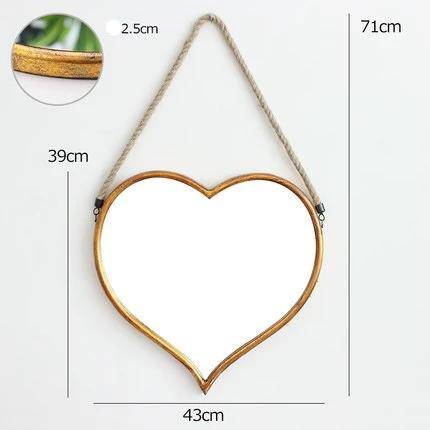 Miroir mural suspendu en forme de coeur Alloy