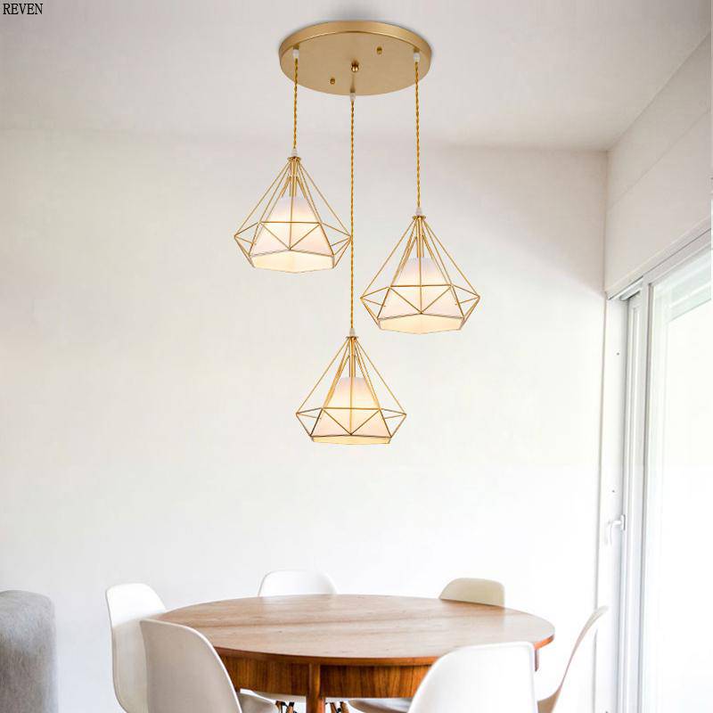 Lustre à suspensions à cages coniques dorées