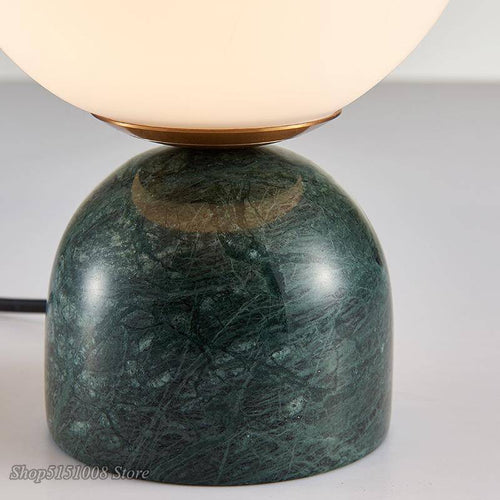 Lampe de bureau ou chevet à LED avec support façon marbre