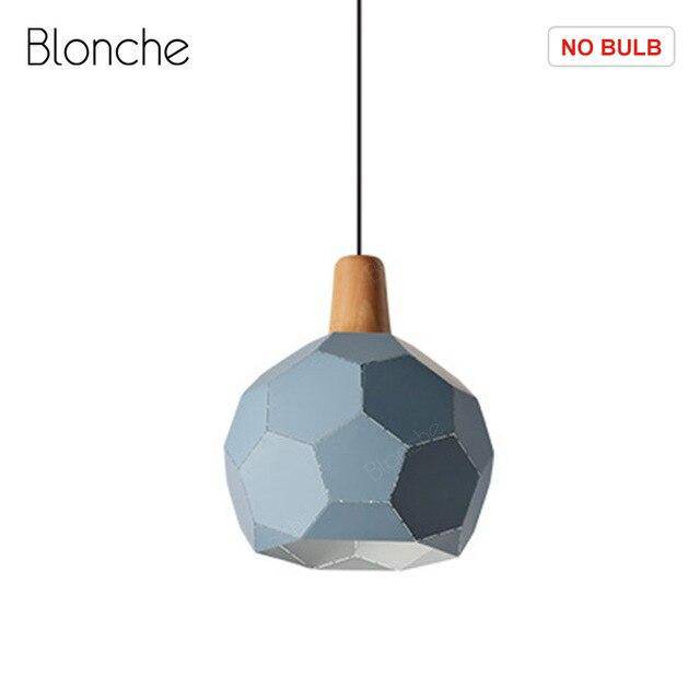 Suspension design LED sphère colorée en métal