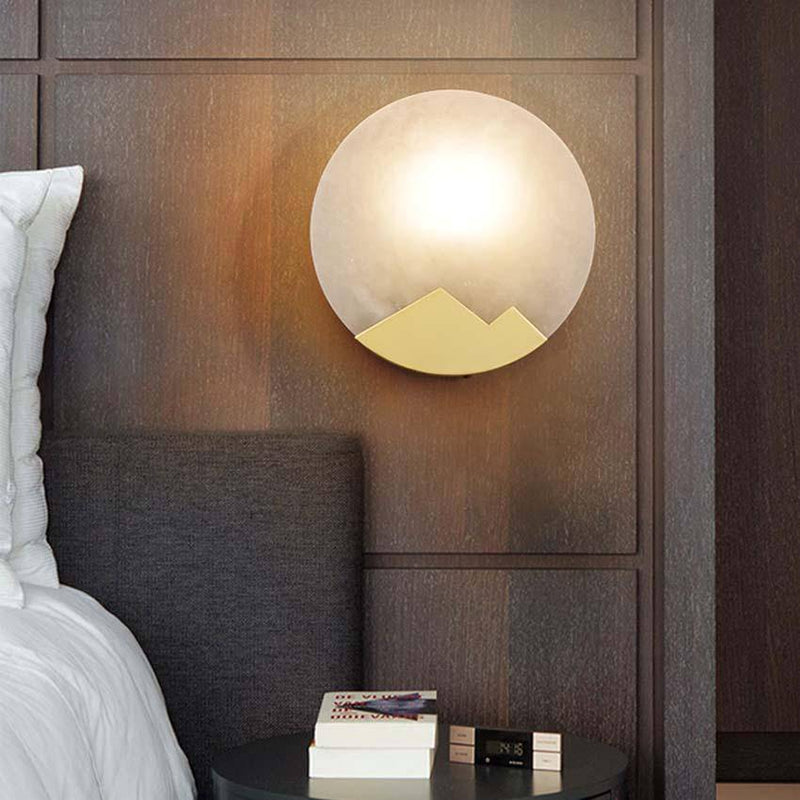 Applique murale design LED avec disque de marbre et métal doré