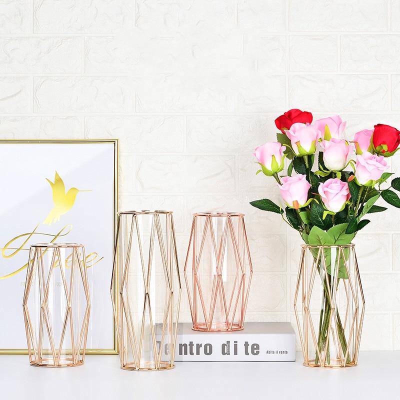 Vase design en métal et verre style Wedding - vue 4 sur 9