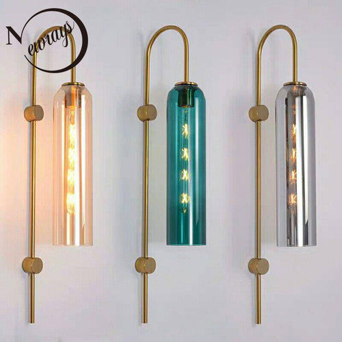 Applique murale design à LED avec abat-jour allongé en verre coloré et métal