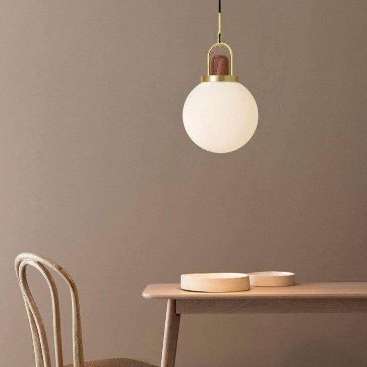 Suspension design LED boule en verre et métal doré style wood