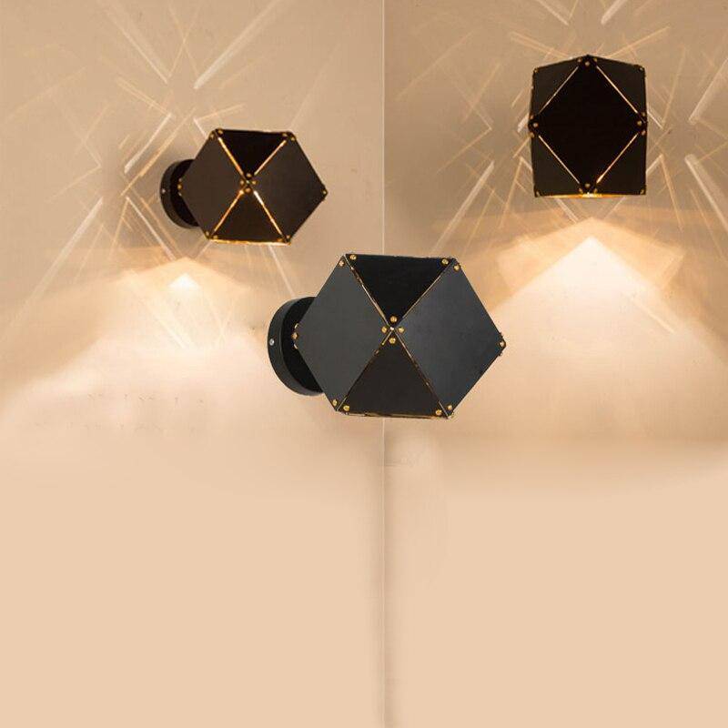 Applique murale design à LED avec abat-jour en métal géométrique noir - vue 3 sur 2
