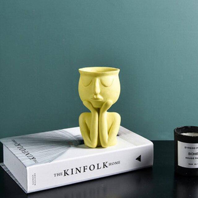Vase statue en résine colorée Creative - vue 5 sur 7