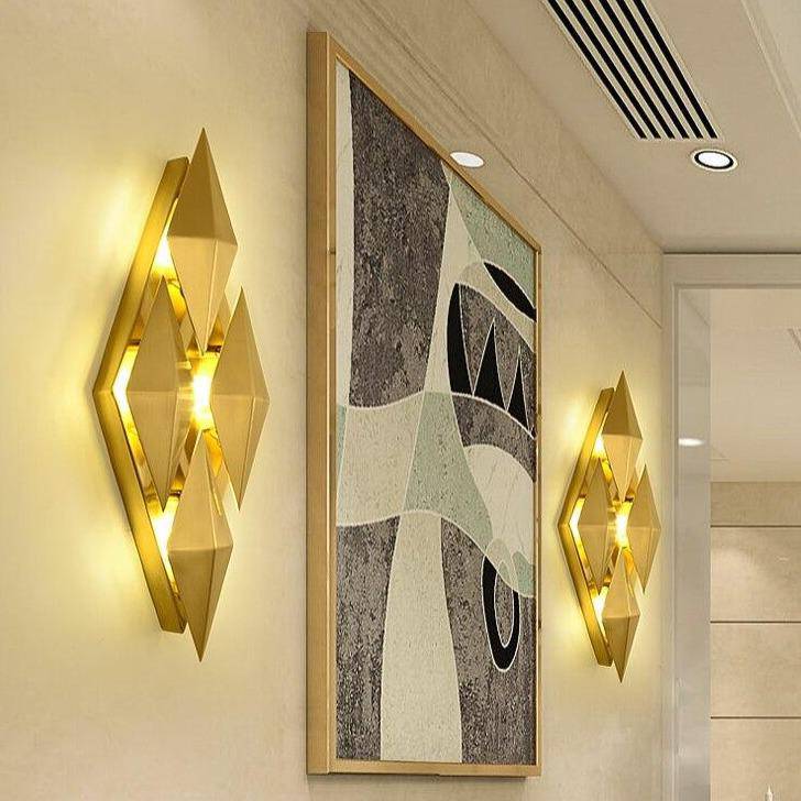 Applique murale design LED avec plusieurs losanges en métal