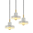 Suspension design LED avec abat-jour arrondi en marbre blanc et doré