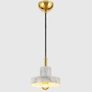 Suspension design LED avec abat-jour arrondi en marbre blanc et doré