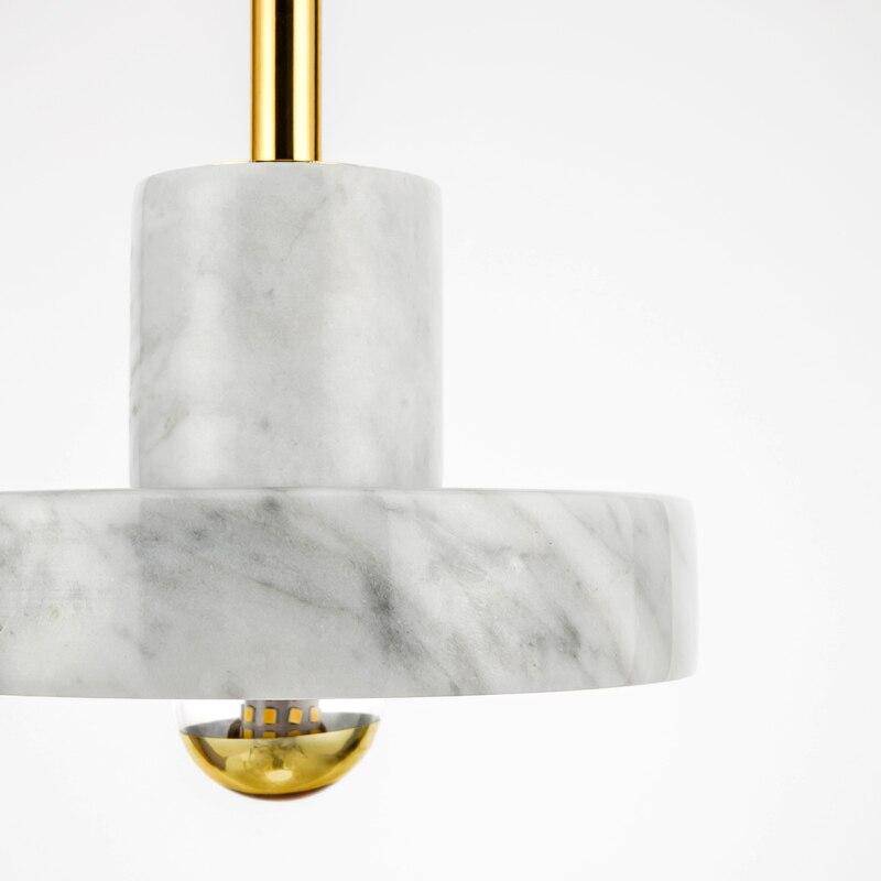 Suspension design LED avec abat-jour arrondi en marbre blanc et doré - vue 4 sur 7